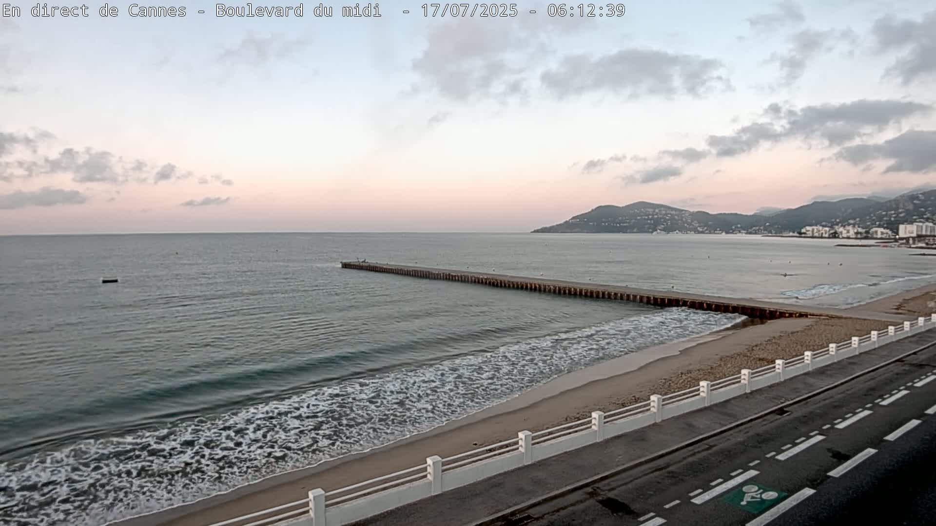 Cannes, Boulevard du Midi Louise Moreau Live Cam - Alpes Maritimes, Provence-Alpes-Côte d'Azur, France
