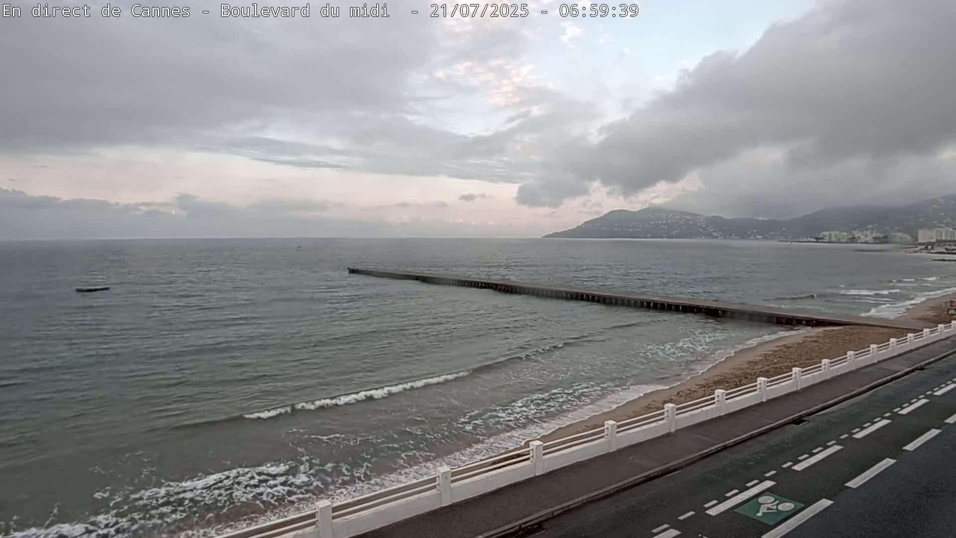 Cannes, Boulevard du Midi Louise Moreau Live Cam - Alpes Maritimes, Provence-Alpes-Côte d'Azur, France