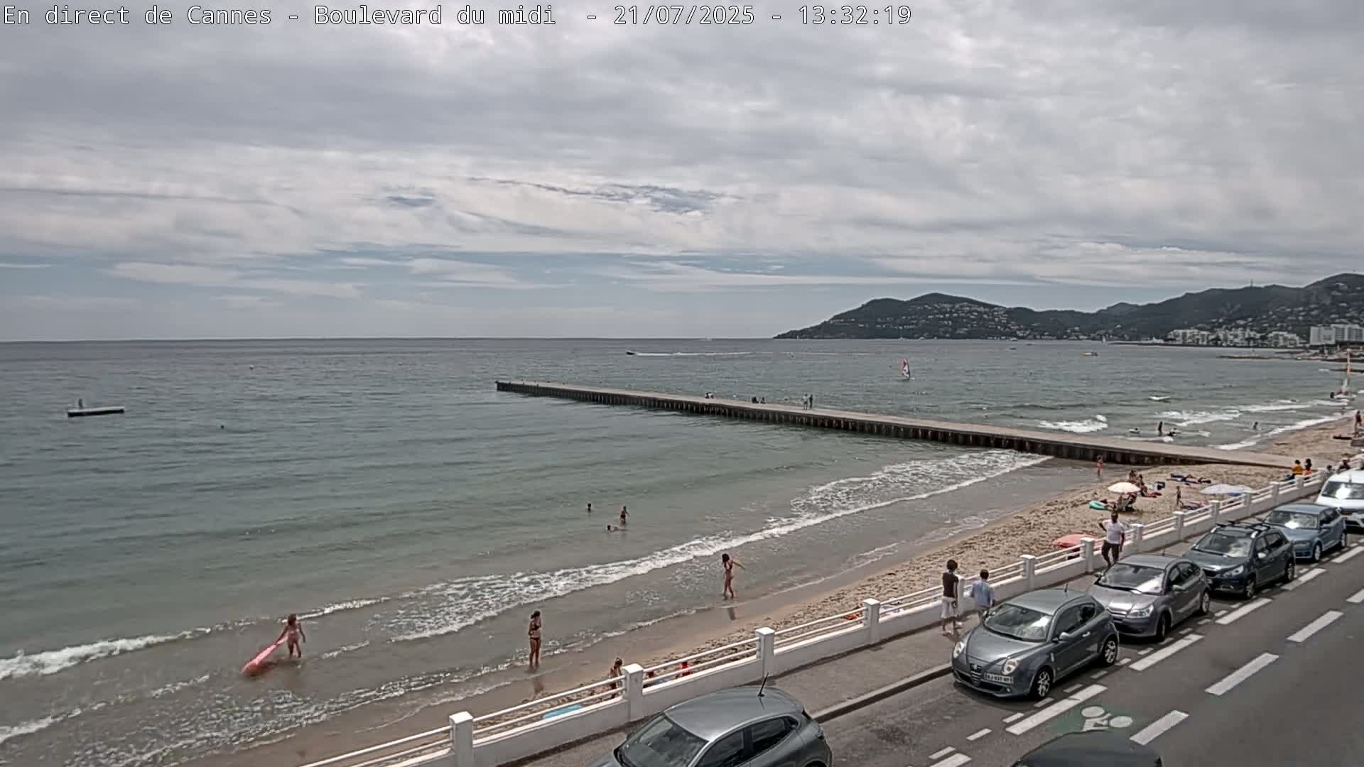Cannes, Boulevard du Midi Louise Moreau Live Cam - Alpes Maritimes, Provence-Alpes-Côte d'Azur, France