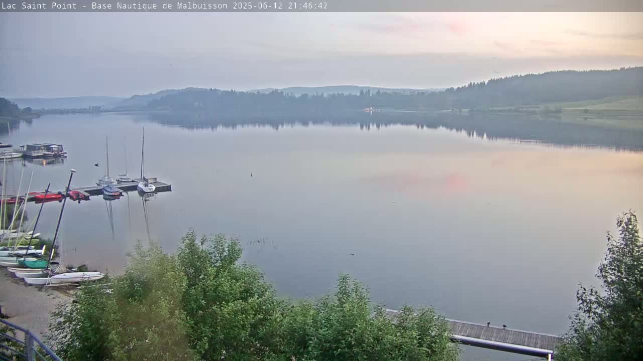 Malbuisson, Lac Saint Point Lake from Base Nautique de Malbuisson Nautical Base Live Cam -  Pontarlier, Doubs, Bourgogne-Franche-Comté, France