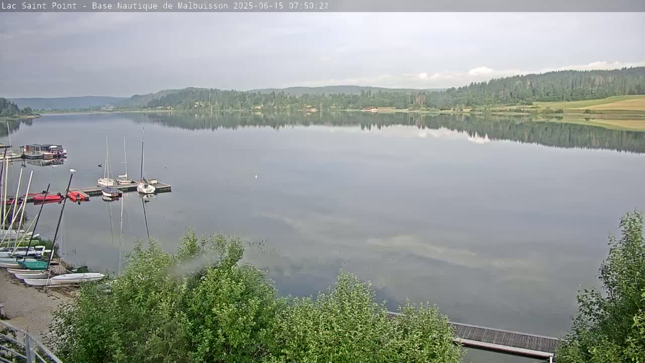 Malbuisson, Lac Saint Point Lake from Base Nautique de Malbuisson Nautical Base Live Cam -  Pontarlier, Doubs, Bourgogne-Franche-Comté, France