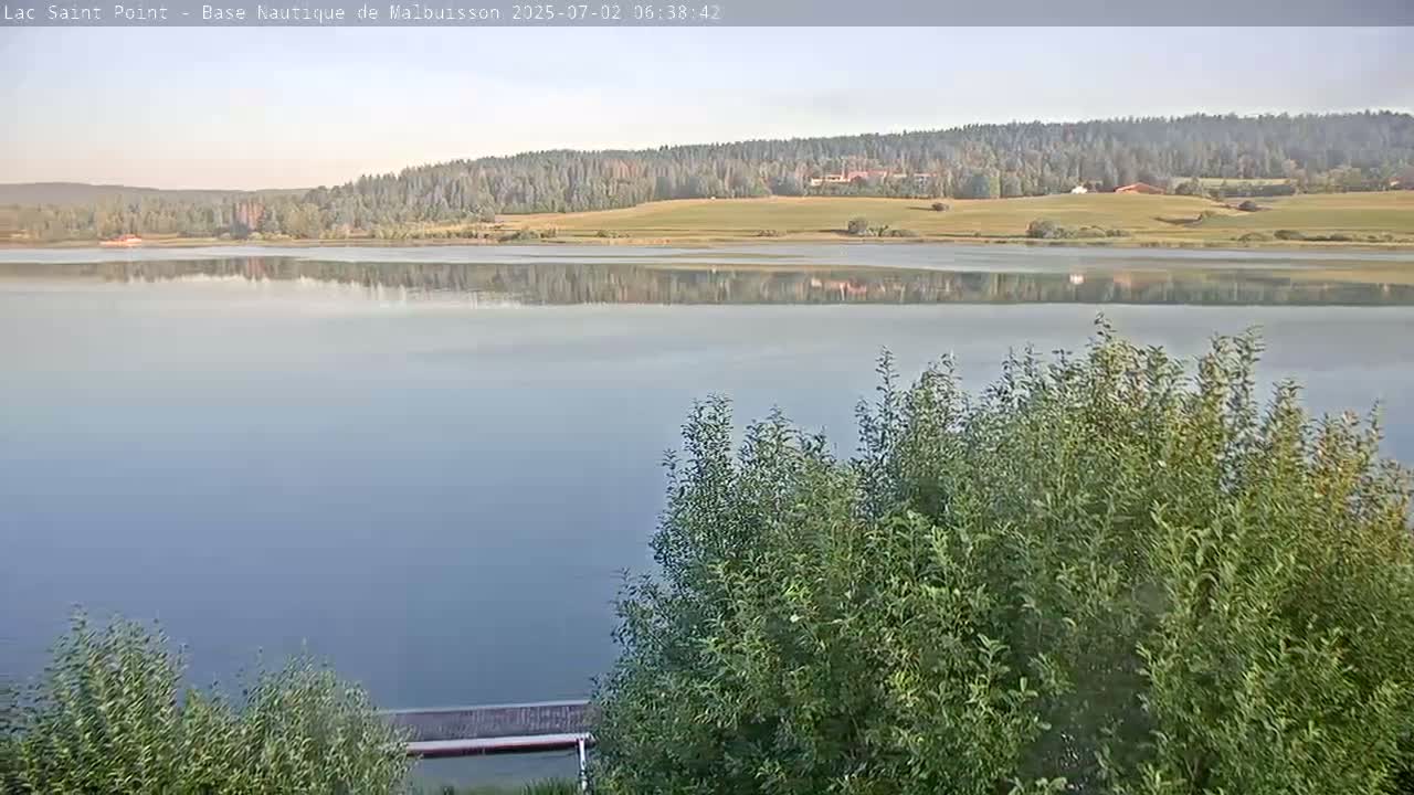Malbuisson, Lac Saint Point Lake from Base Nautique de Malbuisson Nautical Base Live Cam -  Pontarlier, Doubs, Bourgogne-Franche-Comté, France