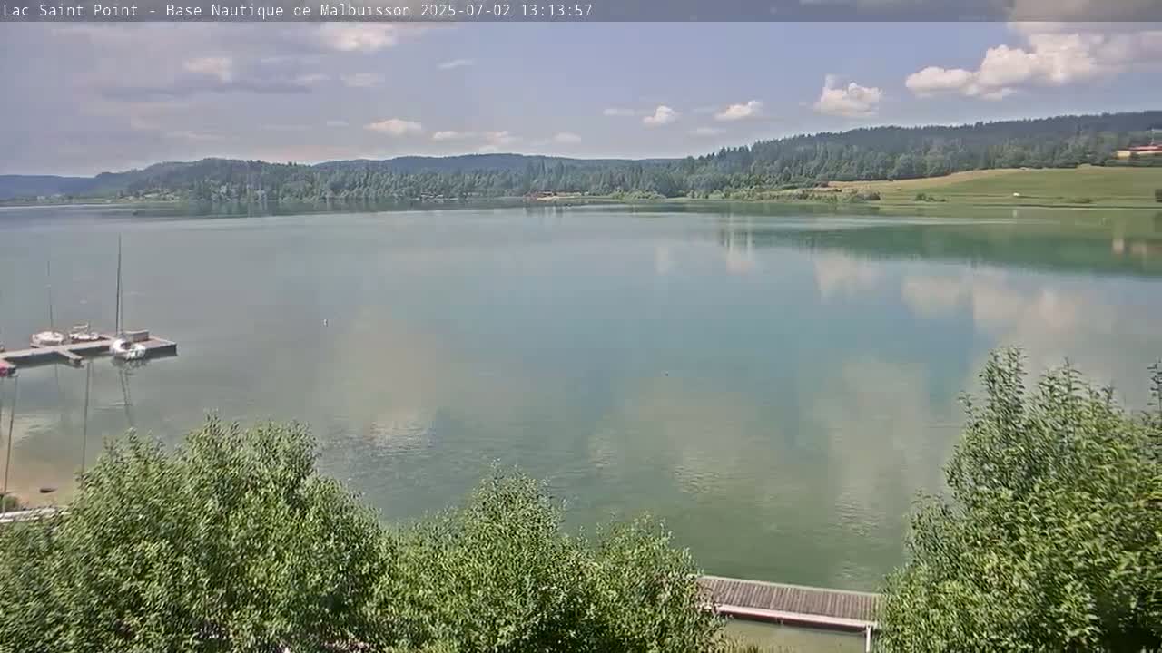 Malbuisson, Lac Saint Point Lake from Base Nautique de Malbuisson Nautical Base Live Cam -  Pontarlier, Doubs, Bourgogne-Franche-Comté, France