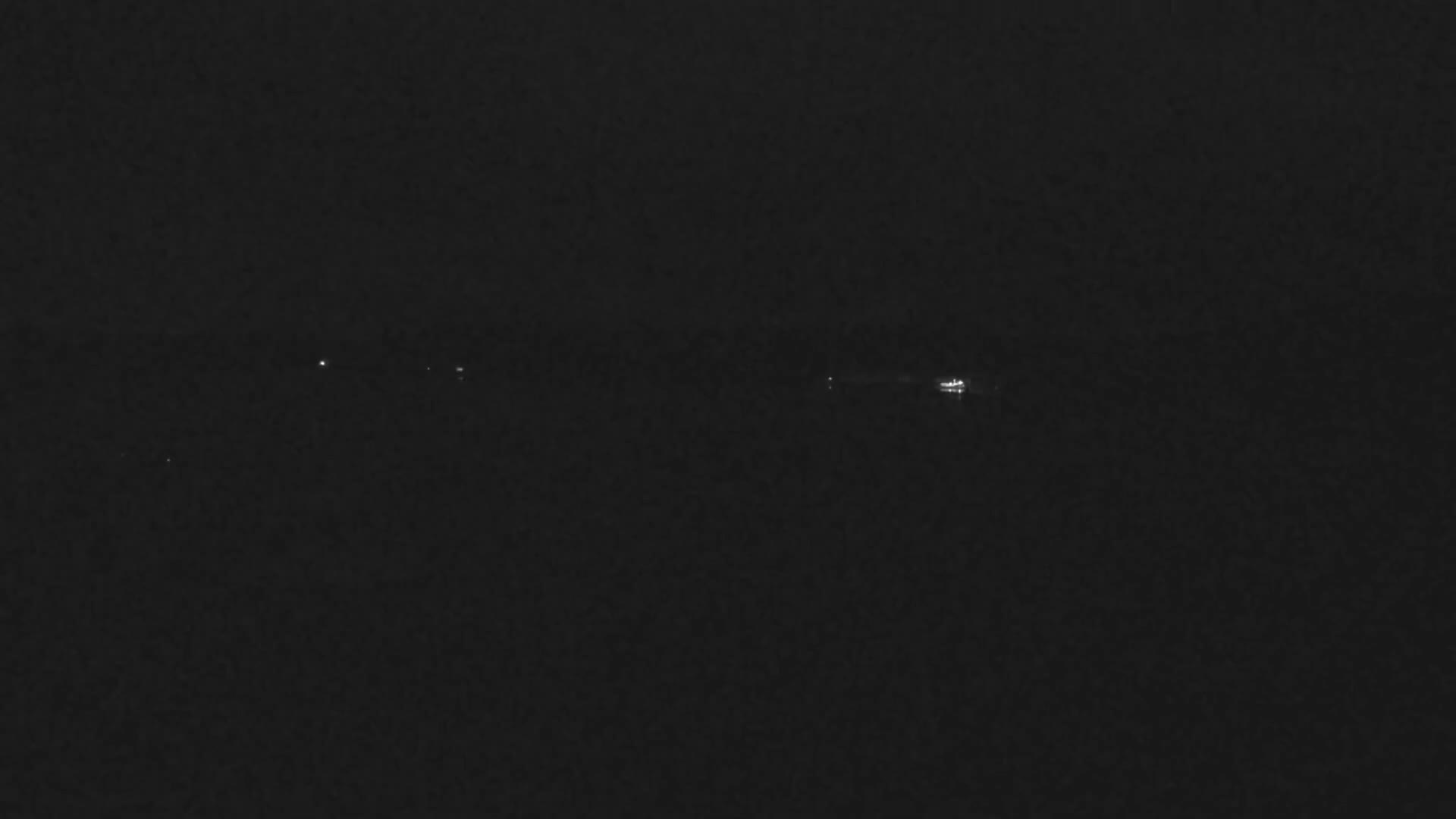 Malbuisson, Lac Saint Point Lake from Base Nautique de Malbuisson Nautical Base Live Cam -  Pontarlier, Doubs, Bourgogne-Franche-Comté, France