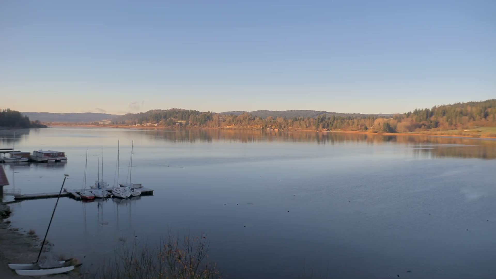 Malbuisson, Lac Saint Point Lake from Base Nautique de Malbuisson Nautical Base Live Cam -  Pontarlier, Doubs, Bourgogne-Franche-Comté, France
