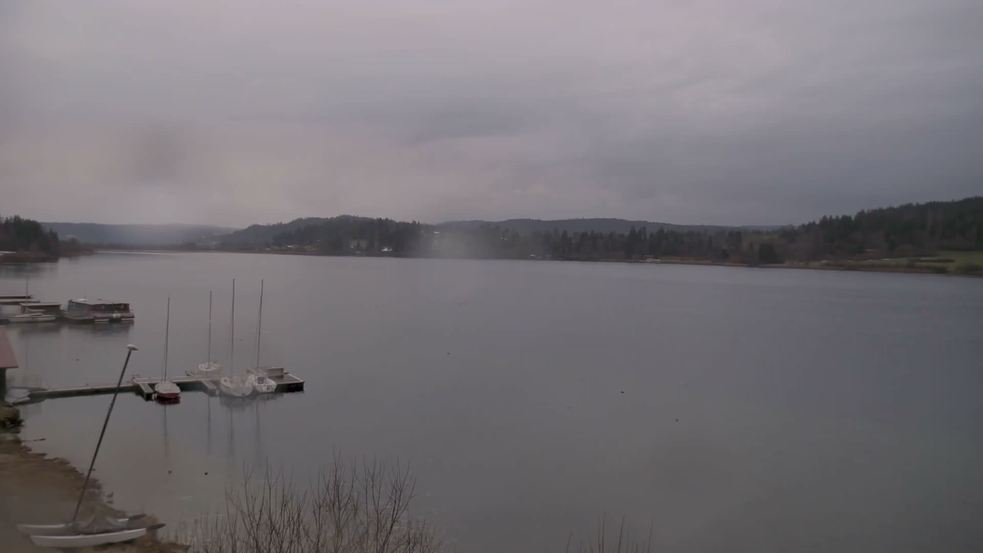 Malbuisson, Lac Saint Point Lake from Base Nautique de Malbuisson Nautical Base Live Cam -  Pontarlier, Doubs, Bourgogne-Franche-Comté, France