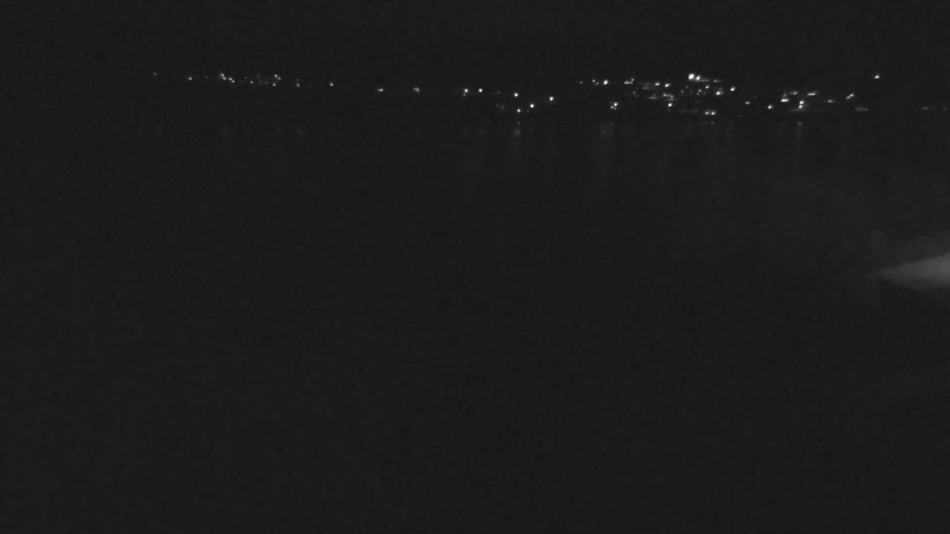 Malbuisson, Lac Saint Point Lake from Base Nautique de Malbuisson Nautical Base Live Cam -  Pontarlier, Doubs, Bourgogne-Franche-Comté, France