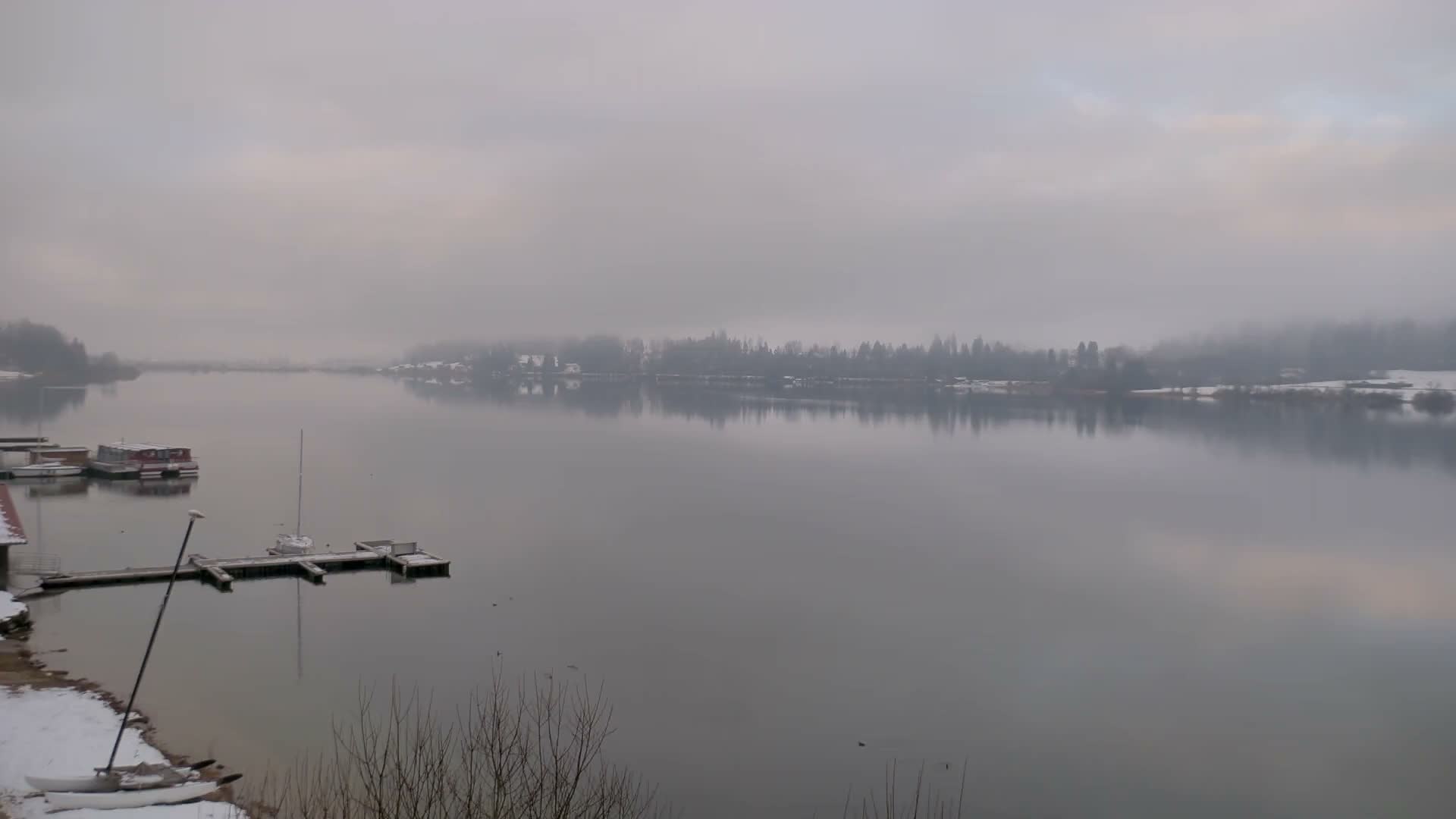 Malbuisson, Lac Saint Point Lake from Base Nautique de Malbuisson Nautical Base Live Cam -  Pontarlier, Doubs, Bourgogne-Franche-Comté, France