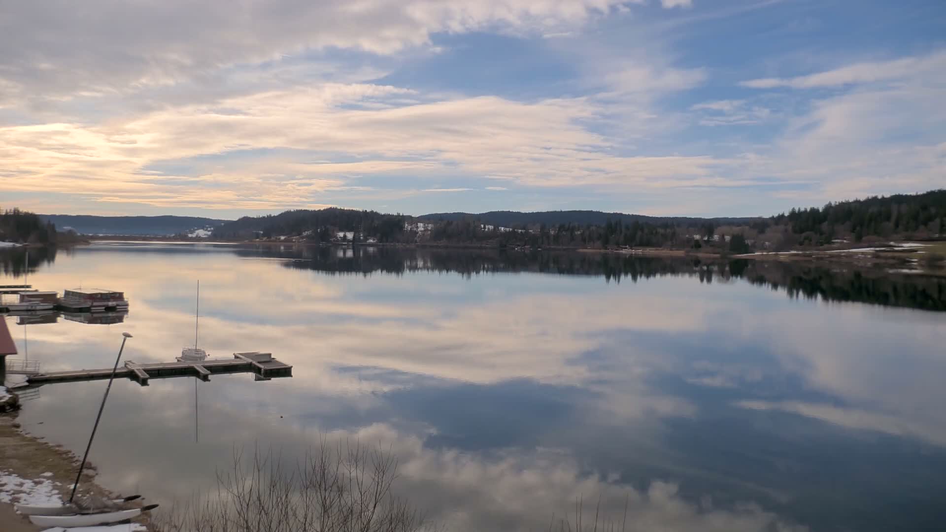 Malbuisson, Lac Saint Point Lake from Base Nautique de Malbuisson Nautical Base Live Cam -  Pontarlier, Doubs, Bourgogne-Franche-Comté, France