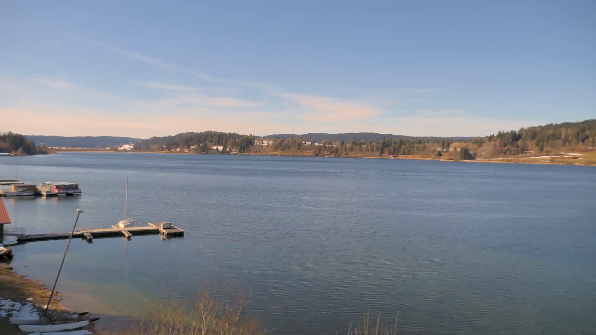 Malbuisson, Lac Saint Point Lake from Base Nautique de Malbuisson Nautical Base Live Cam -  Pontarlier, Doubs, Bourgogne-Franche-Comté, France