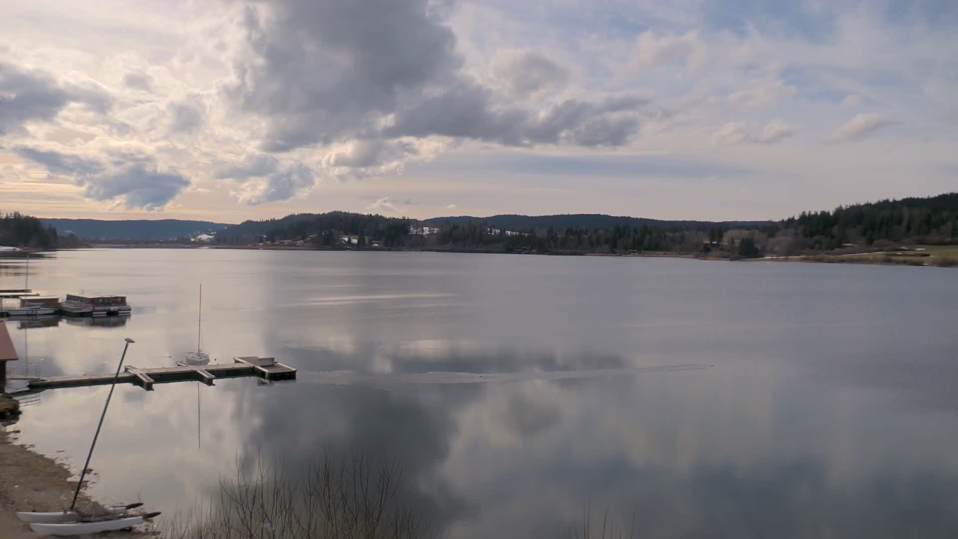 Malbuisson, Lac Saint Point Lake from Base Nautique de Malbuisson Nautical Base Live Cam -  Pontarlier, Doubs, Bourgogne-Franche-Comté, France
