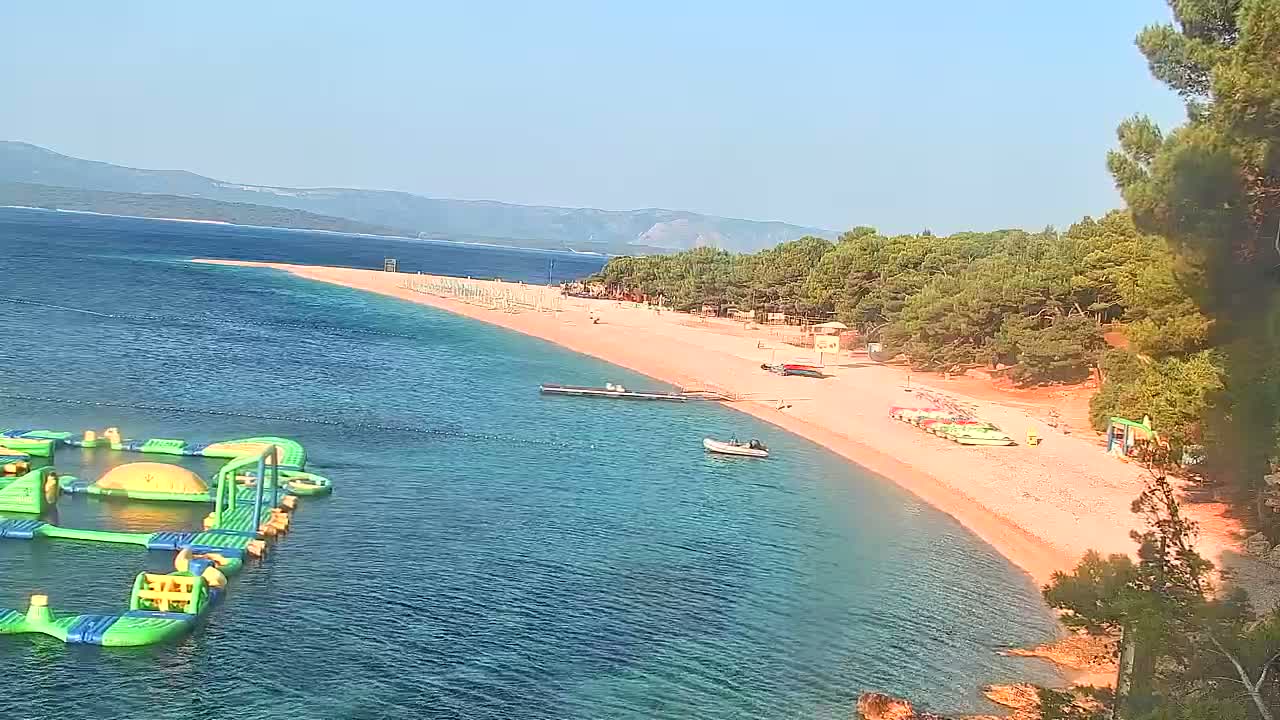 Otok  Brač Island, Bol Village Zlatni Rat Beach (Golden Horn Beach) Live Cam - Bol, Brac Island, Split-Dalmatia, Croatia