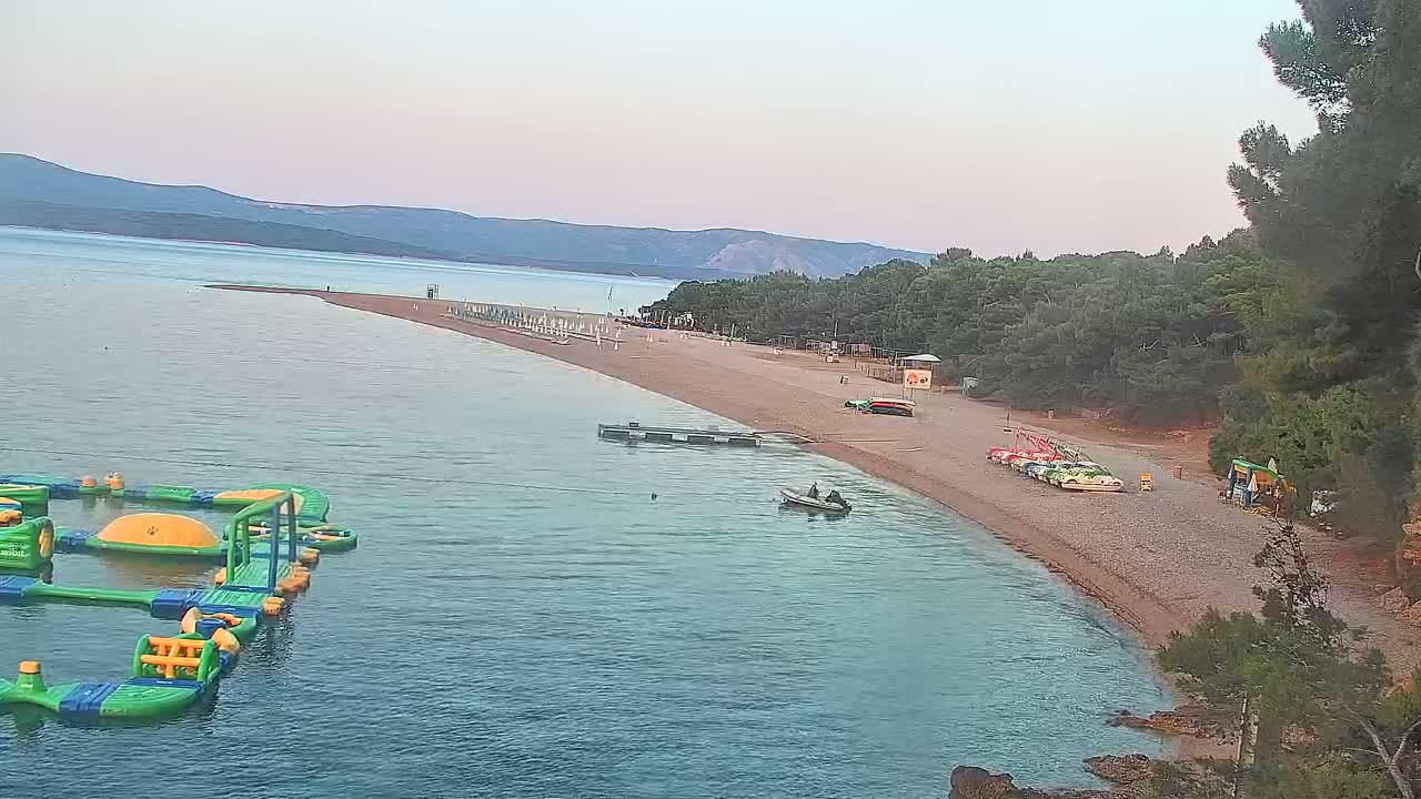 Otok  Brač Island, Bol Village Zlatni Rat Beach (Golden Horn Beach) Live Cam - Bol, Brac Island, Split-Dalmatia, Croatia