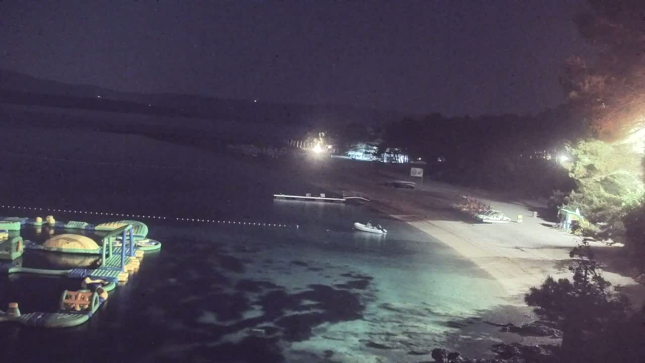 Otok  Brač Island, Bol Village Zlatni Rat Beach (Golden Horn Beach) Live Cam - Bol, Brac Island, Split-Dalmatia, Croatia