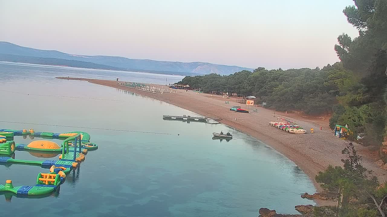 Otok  Brač Island, Bol Village Zlatni Rat Beach (Golden Horn Beach) Live Cam - Bol, Brac Island, Split-Dalmatia, Croatia