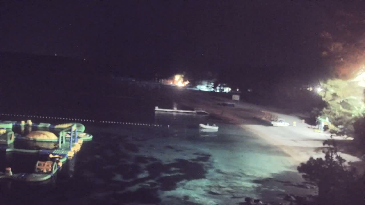 Otok  Brač Island, Bol Village Zlatni Rat Beach (Golden Horn Beach) Live Cam - Bol, Brac Island, Split-Dalmatia, Croatia