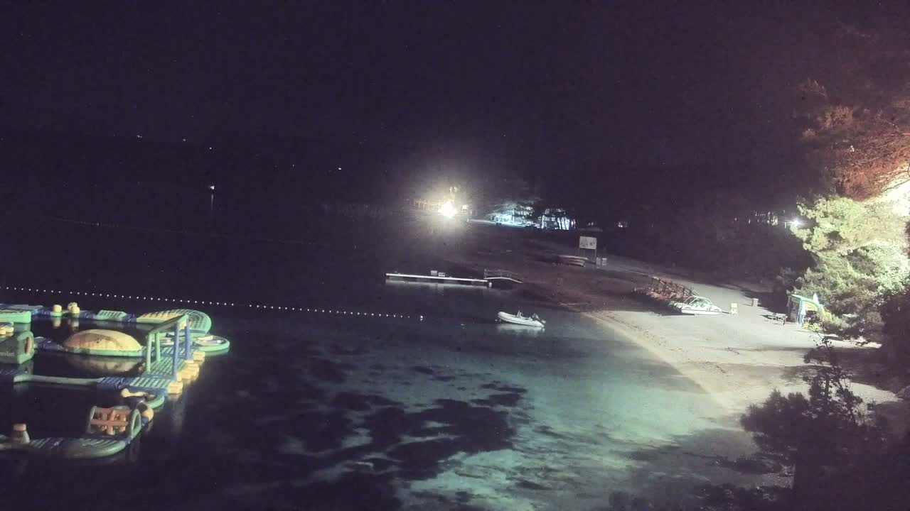 Otok  Brač Island, Bol Village Zlatni Rat Beach (Golden Horn Beach) Live Cam - Bol, Brac Island, Split-Dalmatia, Croatia