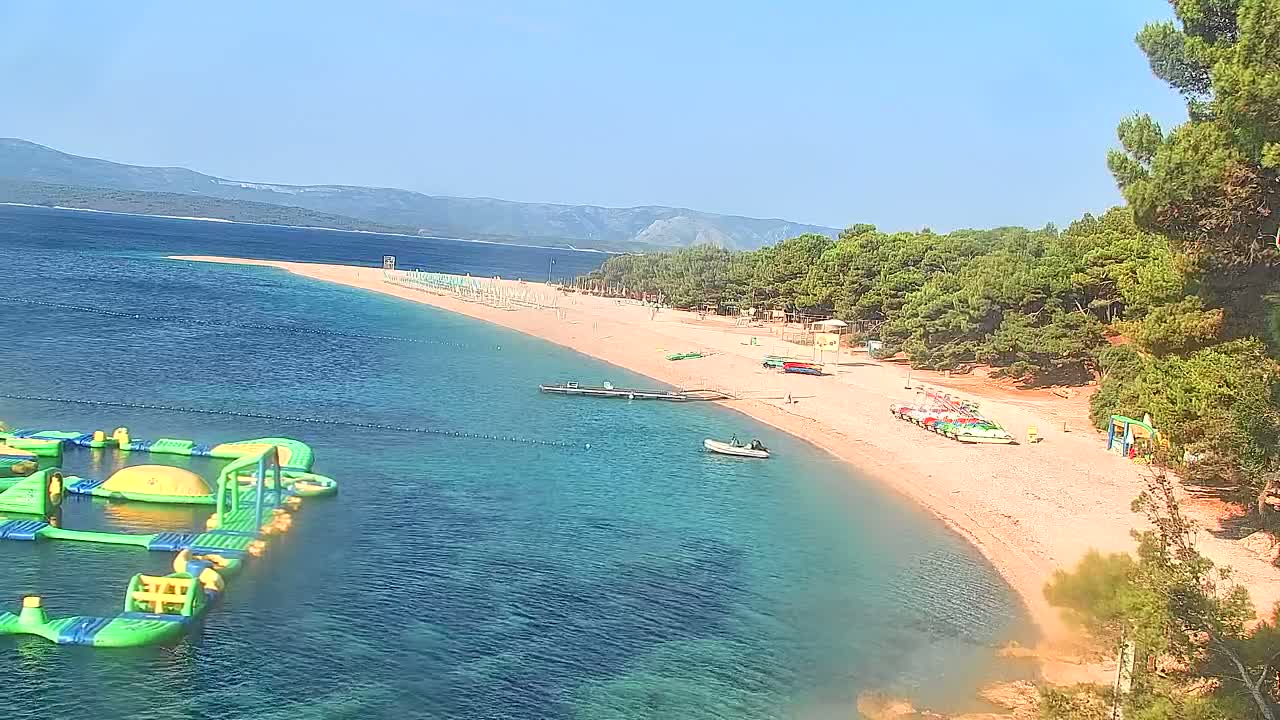 Otok  Brač Island, Bol Village Zlatni Rat Beach (Golden Horn Beach) Live Cam - Bol, Brac Island, Split-Dalmatia, Croatia