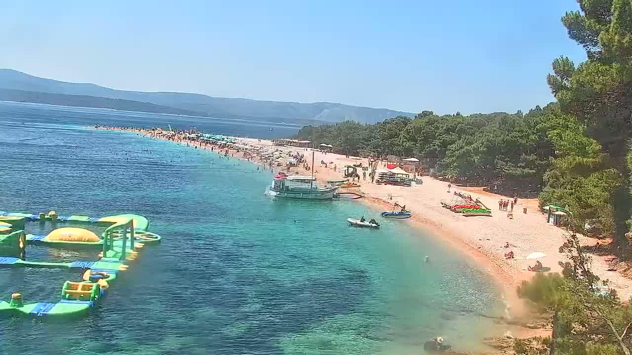 Otok  Brač Island, Bol Village Zlatni Rat Beach (Golden Horn Beach) Live Cam - Bol, Brac Island, Split-Dalmatia, Croatia