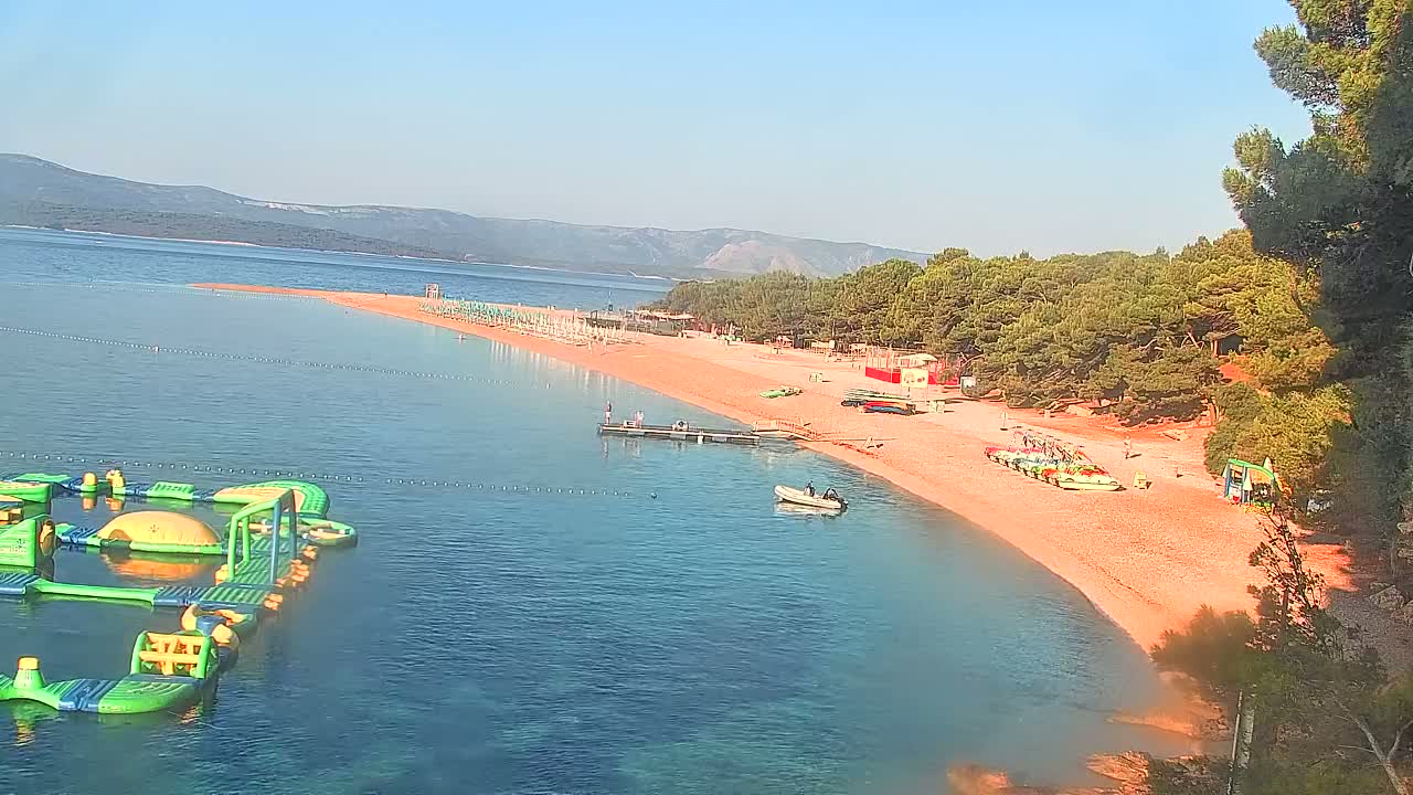 Otok  Brač Island, Bol Village Zlatni Rat Beach (Golden Horn Beach) Live Cam - Bol, Brac Island, Split-Dalmatia, Croatia