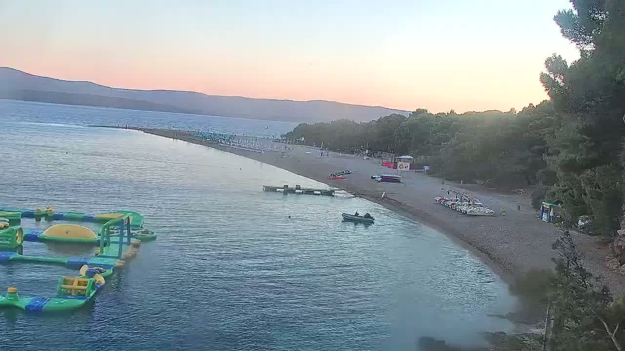 Otok  Brač Island, Bol Village Zlatni Rat Beach (Golden Horn Beach) Live Cam - Bol, Brac Island, Split-Dalmatia, Croatia