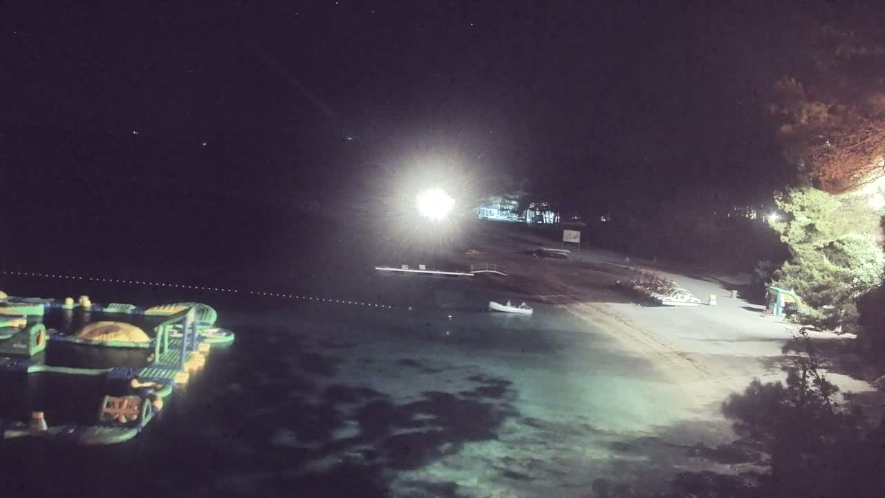 Otok  Brač Island, Bol Village Zlatni Rat Beach (Golden Horn Beach) Live Cam - Bol, Brac Island, Split-Dalmatia, Croatia