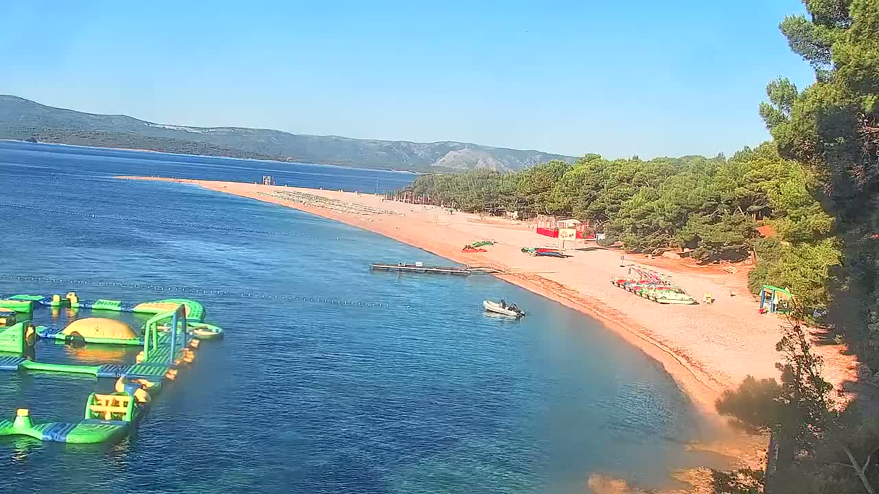 Otok  Brač Island, Bol Village Zlatni Rat Beach (Golden Horn Beach) Live Cam - Bol, Brac Island, Split-Dalmatia, Croatia