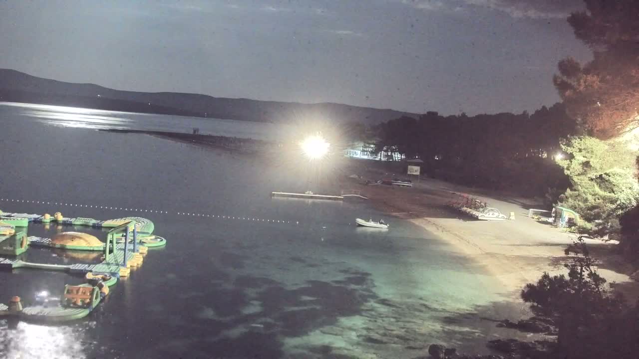 Otok  Brač Island, Bol Village Zlatni Rat Beach (Golden Horn Beach) Live Cam - Bol, Brac Island, Split-Dalmatia, Croatia