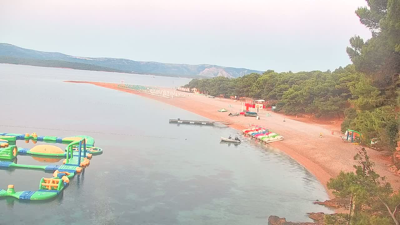 Otok  Brač Island, Bol Village Zlatni Rat Beach (Golden Horn Beach) Live Cam - Bol, Brac Island, Split-Dalmatia, Croatia