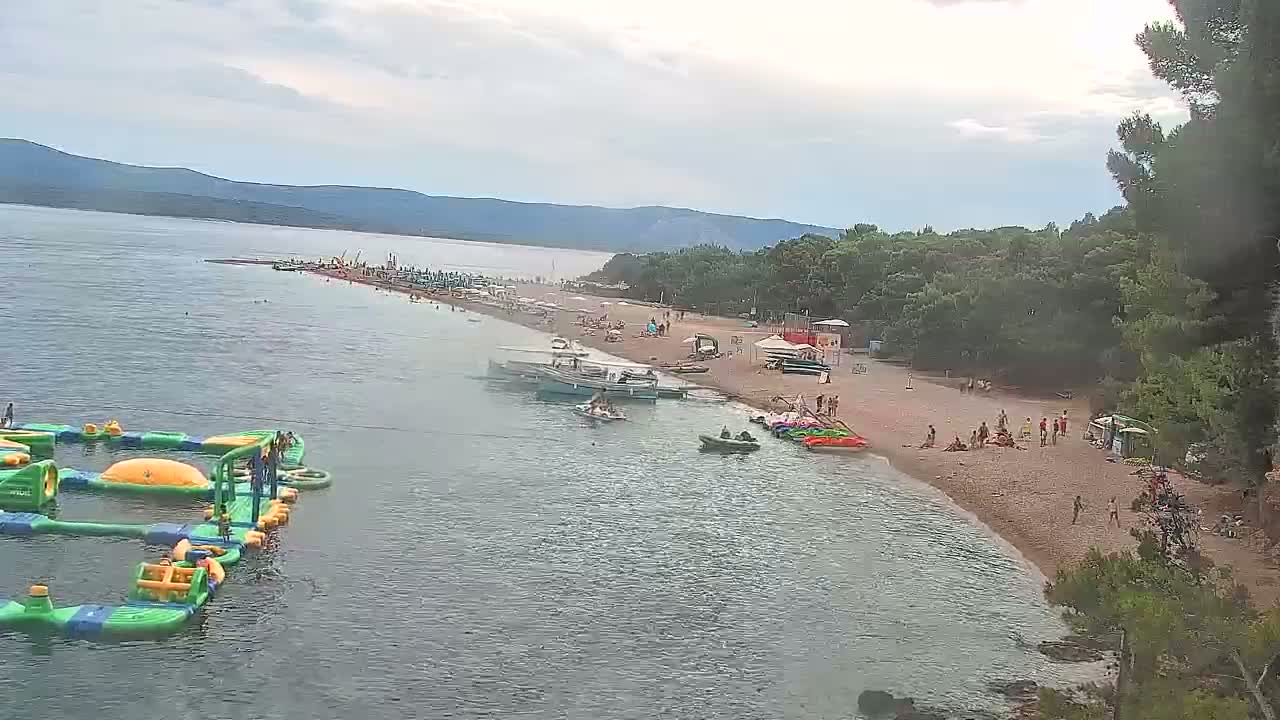 Otok  Brač Island, Bol Village Zlatni Rat Beach (Golden Horn Beach) Live Cam - Bol, Brac Island, Split-Dalmatia, Croatia