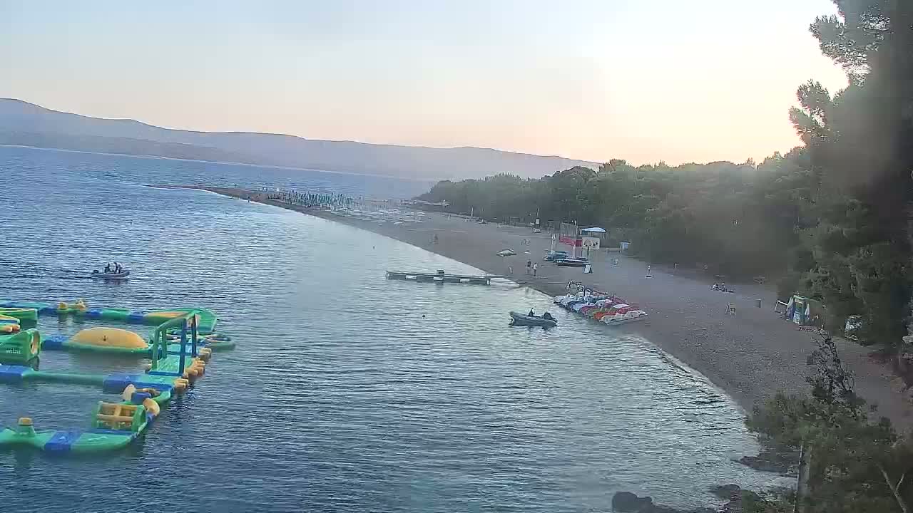 Otok  Brač Island, Bol Village Zlatni Rat Beach (Golden Horn Beach) Live Cam - Bol, Brac Island, Split-Dalmatia, Croatia