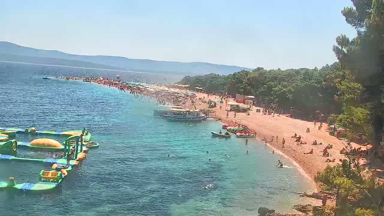 Otok  Brač Island, Bol Village Zlatni Rat Beach (Golden Horn Beach) Live Cam - Bol, Brac Island, Split-Dalmatia, Croatia