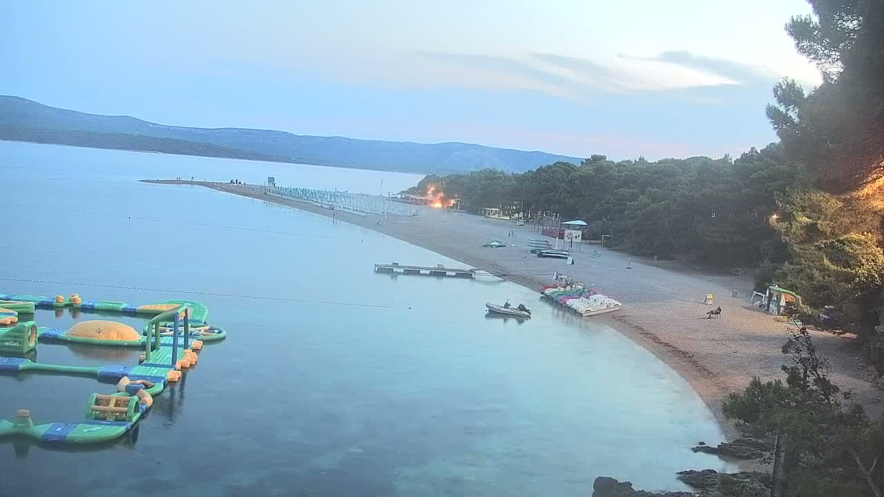 Otok  Brač Island, Bol Village Zlatni Rat Beach (Golden Horn Beach) Live Cam - Bol, Brac Island, Split-Dalmatia, Croatia