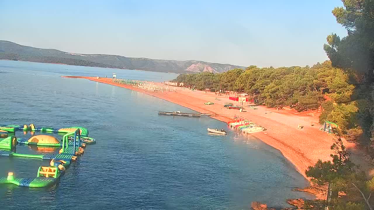 Otok  Brač Island, Bol Village Zlatni Rat Beach (Golden Horn Beach) Live Cam - Bol, Brac Island, Split-Dalmatia, Croatia