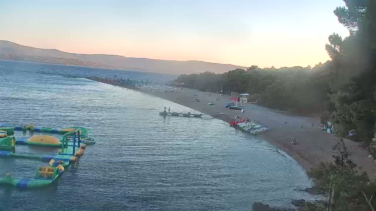 Otok  Brač Island, Bol Village Zlatni Rat Beach (Golden Horn Beach) Live Cam - Bol, Brac Island, Split-Dalmatia, Croatia