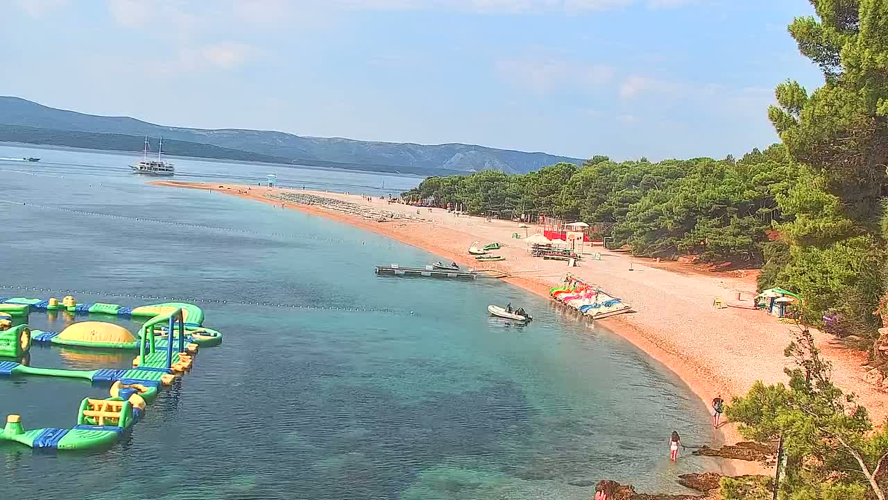 Otok  Brač Island, Bol Village Zlatni Rat Beach (Golden Horn Beach) Live Cam - Bol, Brac Island, Split-Dalmatia, Croatia