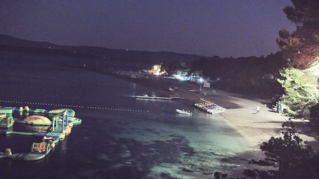 Otok  Brač Island, Bol Village Zlatni Rat Beach (Golden Horn Beach) Live Cam - Bol, Brac Island, Split-Dalmatia, Croatia