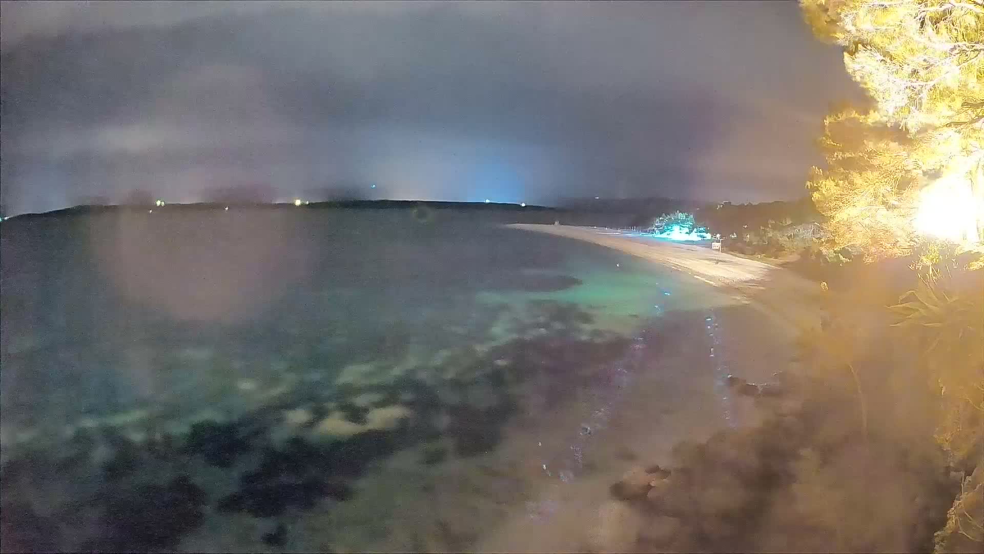 Otok  Brač Island, Bol Village Zlatni Rat Beach (Golden Horn Beach) Live Cam - Bol, Brac Island, Split-Dalmatia, Croatia