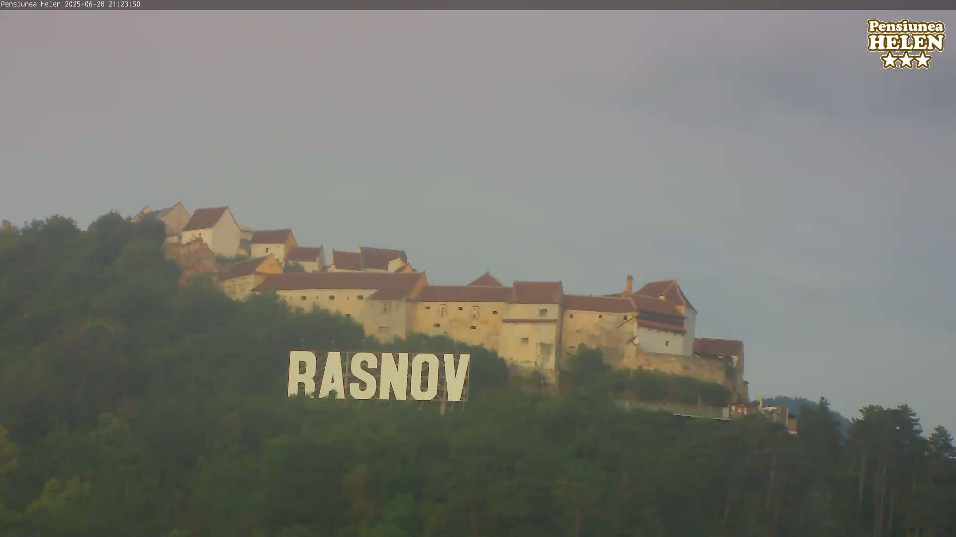 Rasnov Fortress ( Cetetea Râșnov) Live Cam - Râșnov, Braşov, Romania