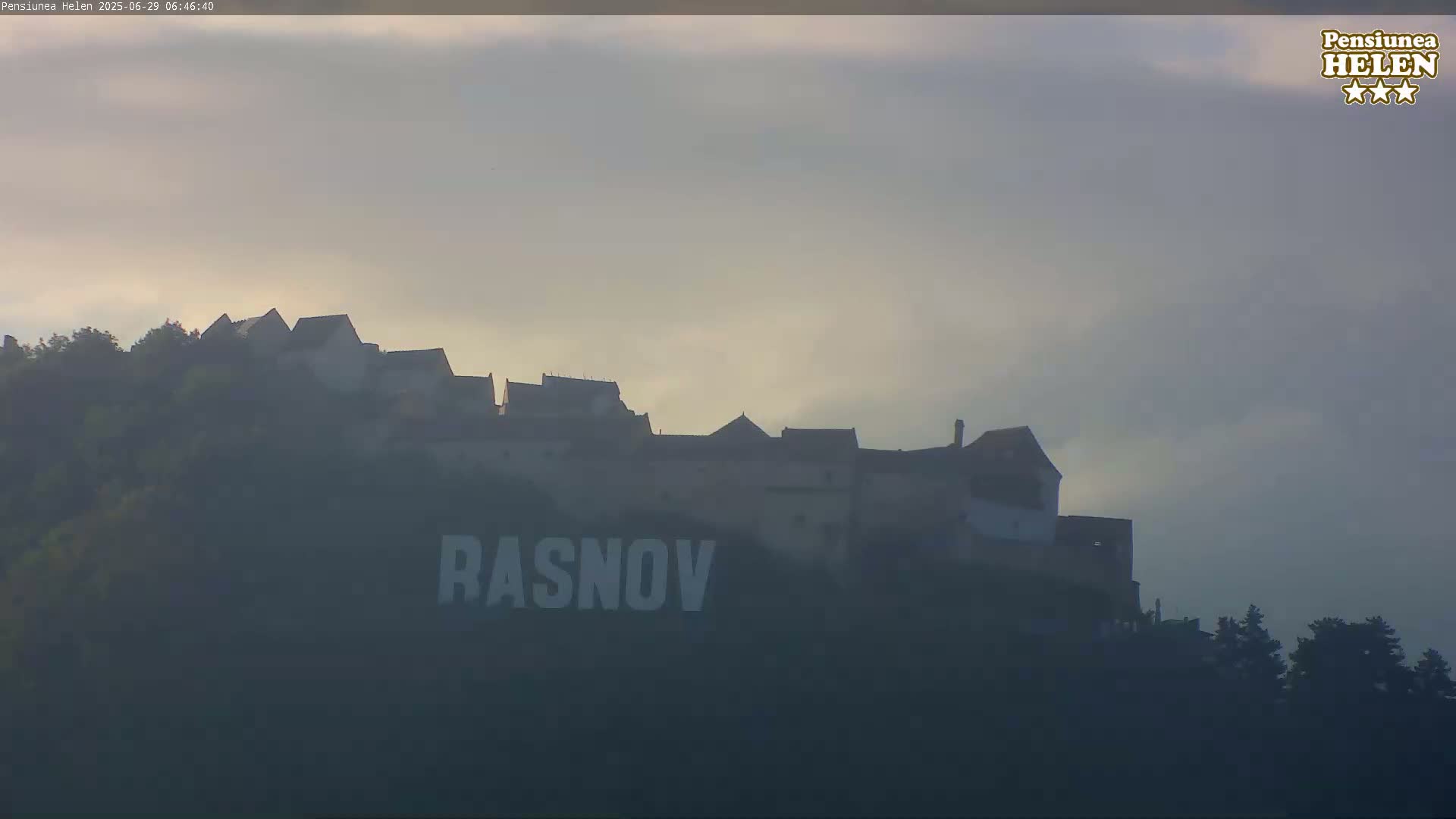 Rasnov Fortress ( Cetetea Râșnov) Live Cam - Râșnov, Braşov, Romania