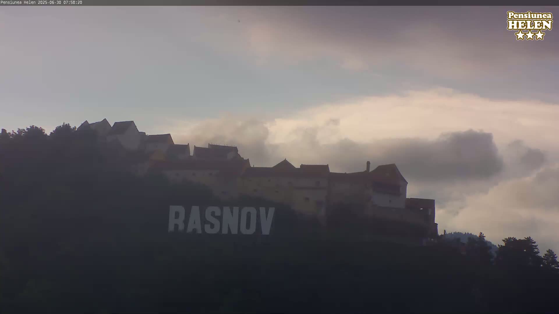 Rasnov Fortress ( Cetetea Râșnov) Live Cam - Râșnov, Braşov, Romania