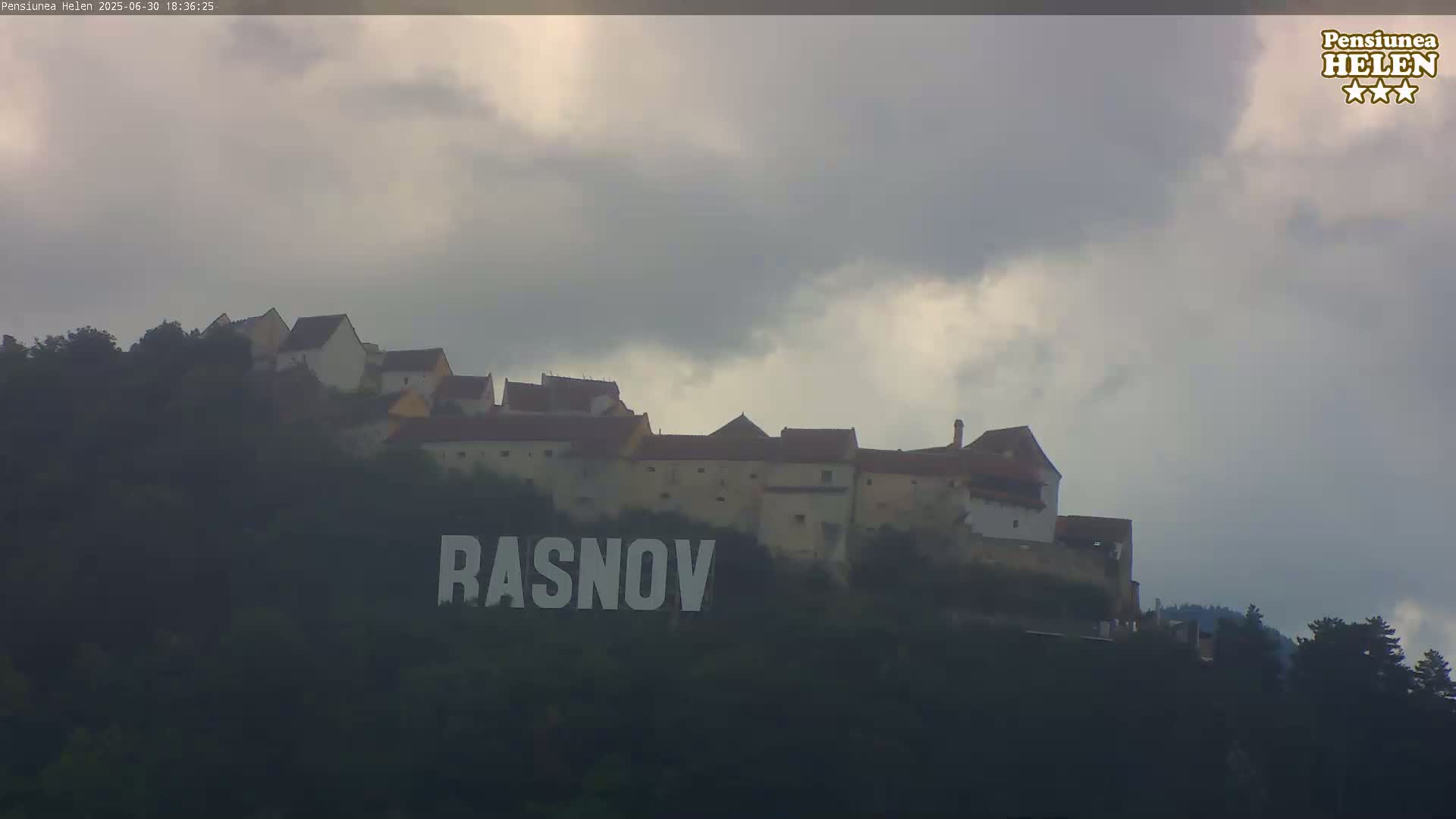 Rasnov Fortress ( Cetetea Râșnov) Live Cam - Râșnov, Braşov, Romania