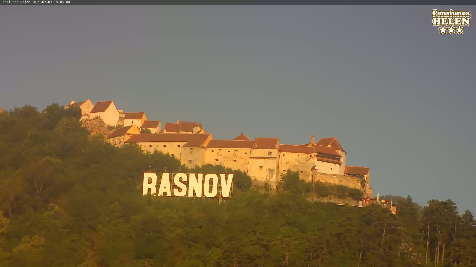 Rasnov Fortress ( Cetetea Râșnov) Live Cam - Râșnov, Braşov, Romania