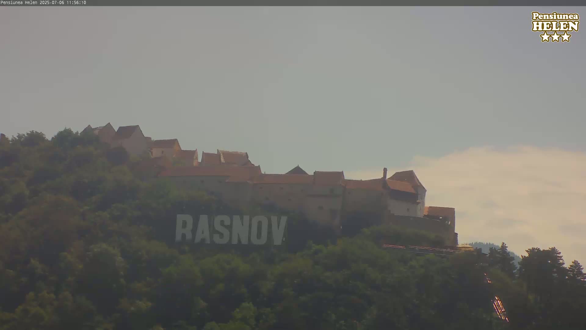 Rasnov Fortress ( Cetetea Râșnov) Live Cam - Râșnov, Braşov, Romania