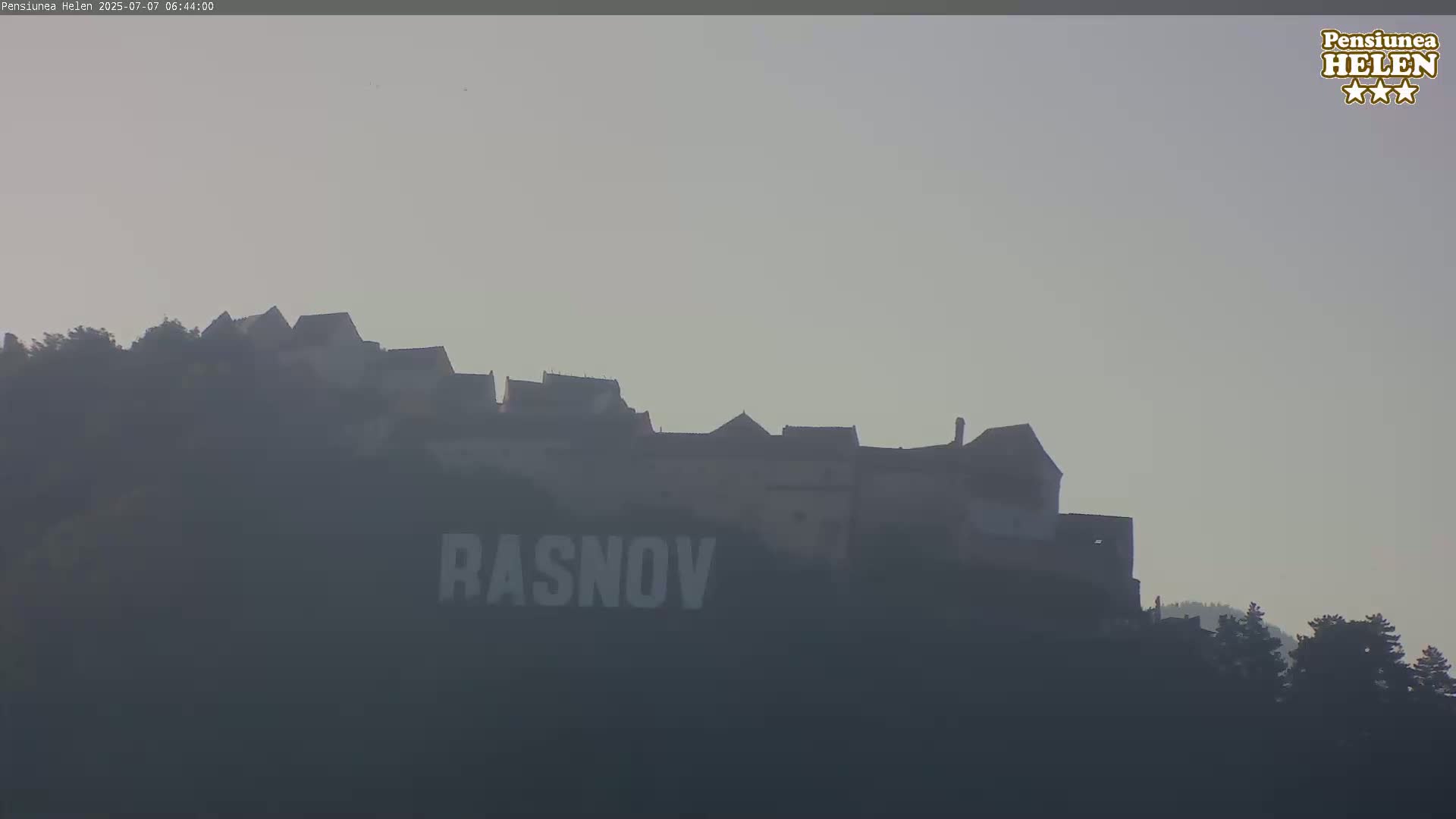 Rasnov Fortress ( Cetetea Râșnov) Live Cam - Râșnov, Braşov, Romania