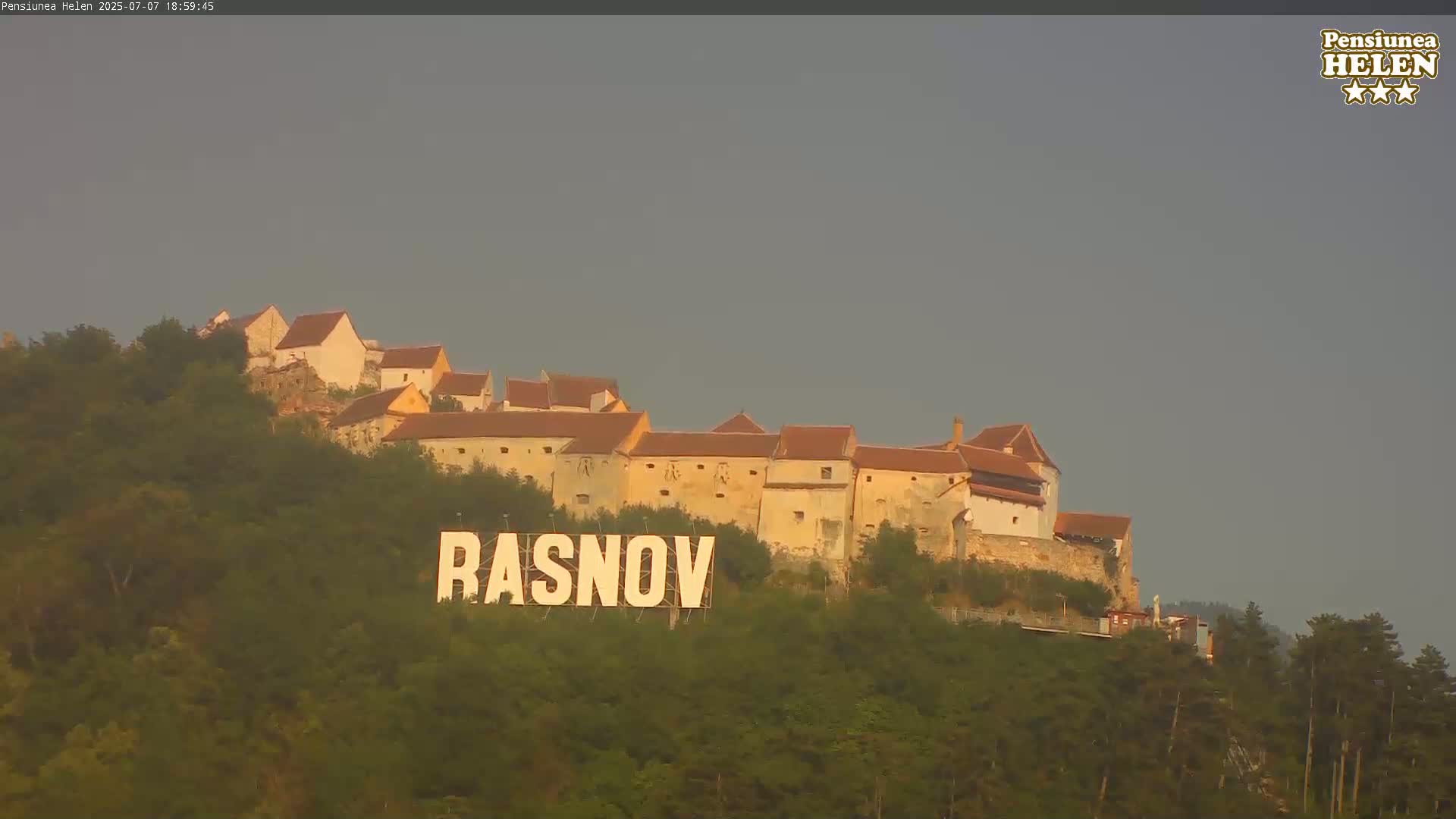 Rasnov Fortress ( Cetetea Râșnov) Live Cam - Râșnov, Braşov, Romania
