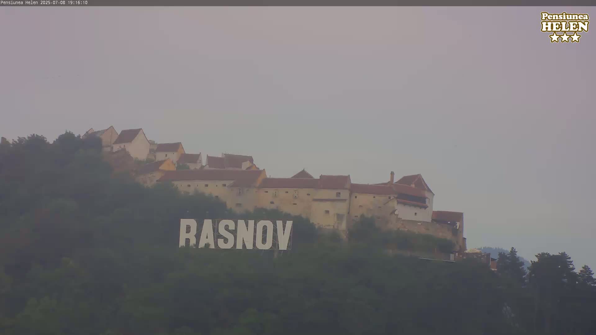 Rasnov Fortress ( Cetetea Râșnov) Live Cam - Râșnov, Braşov, Romania