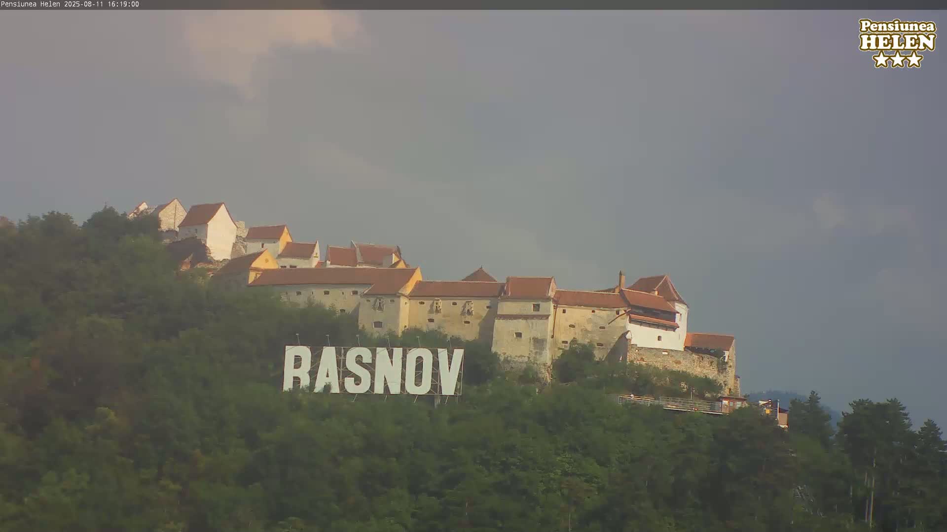 Rasnov Fortress ( Cetetea Râșnov) Live Cam - Râșnov, Braşov, Romania