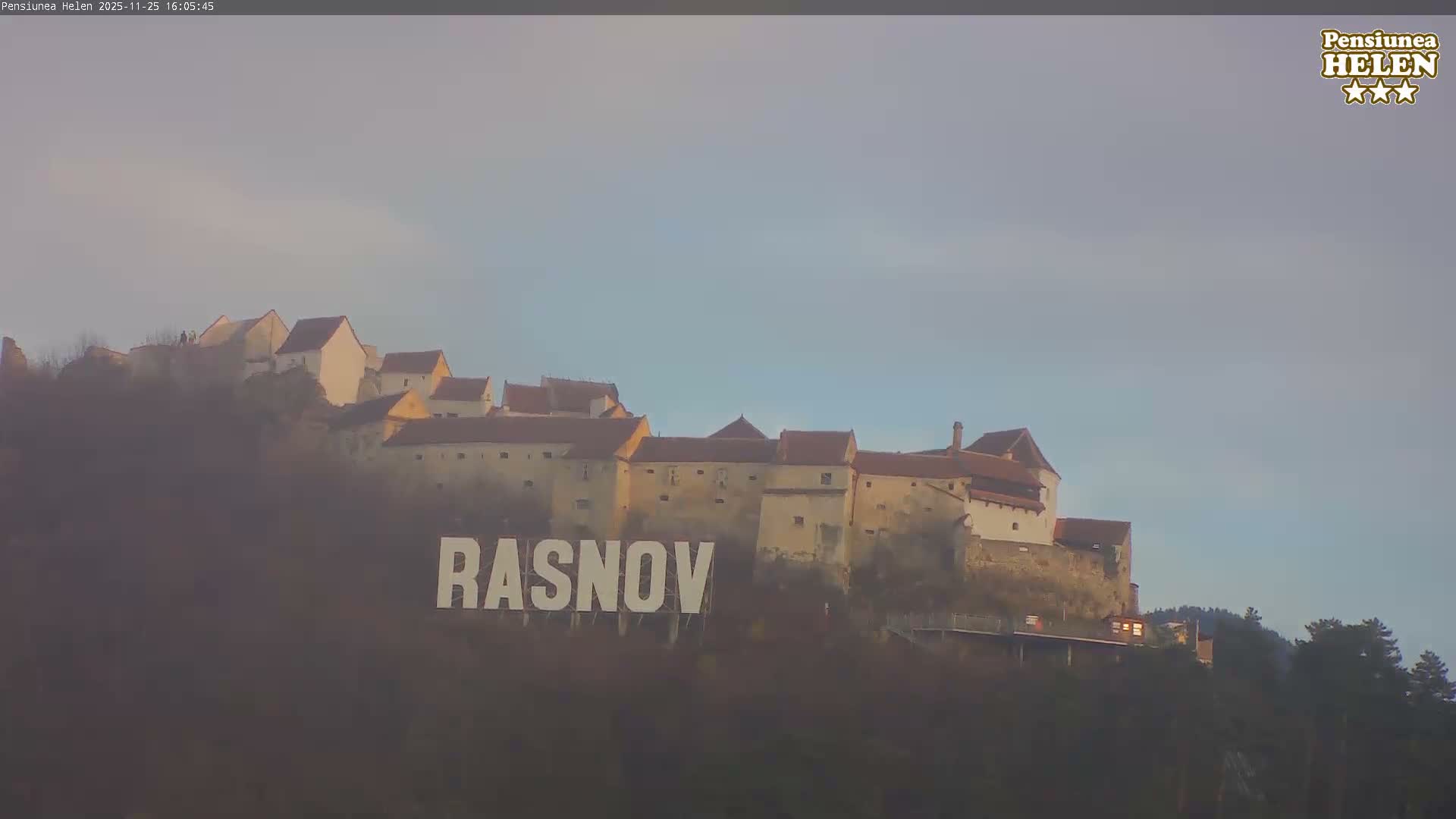 Rasnov Fortress ( Cetetea Râșnov) Live Cam - Râșnov, Braşov, Romania