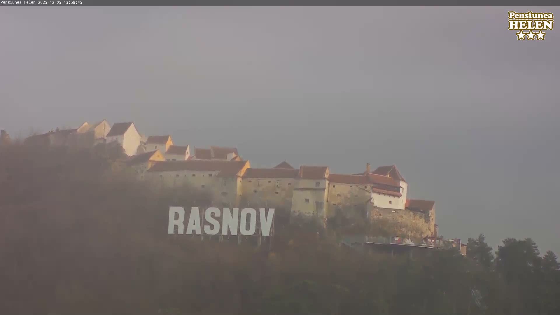 Rasnov Fortress ( Cetetea Râșnov) Live Cam - Râșnov, Braşov, Romania